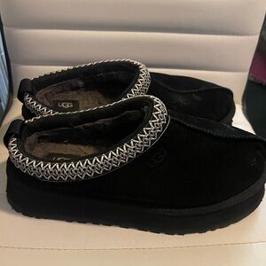 UGG Black Tazman Slippers
